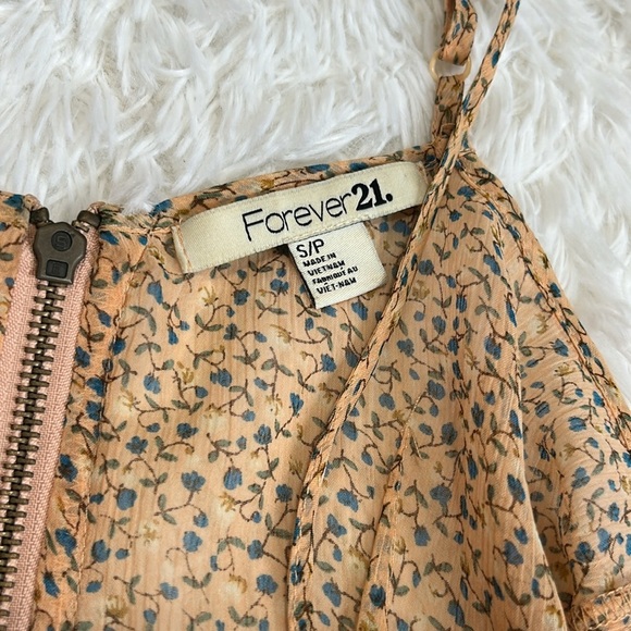 Forever 21 Floral Ruffle Beige Top | Spring | Spring florals | Ruffle - Picture 5 of 7